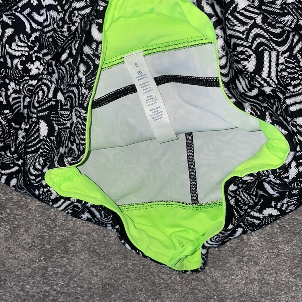 Lululemon seawheeze shorts - Picture 4 of 4